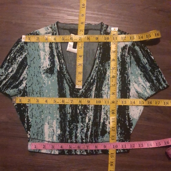 Cropped Sweater Size Small S  Abia Jacquard Top by BCBGMAXAZRIA Rounded V-Neck - Picture 11 of 11